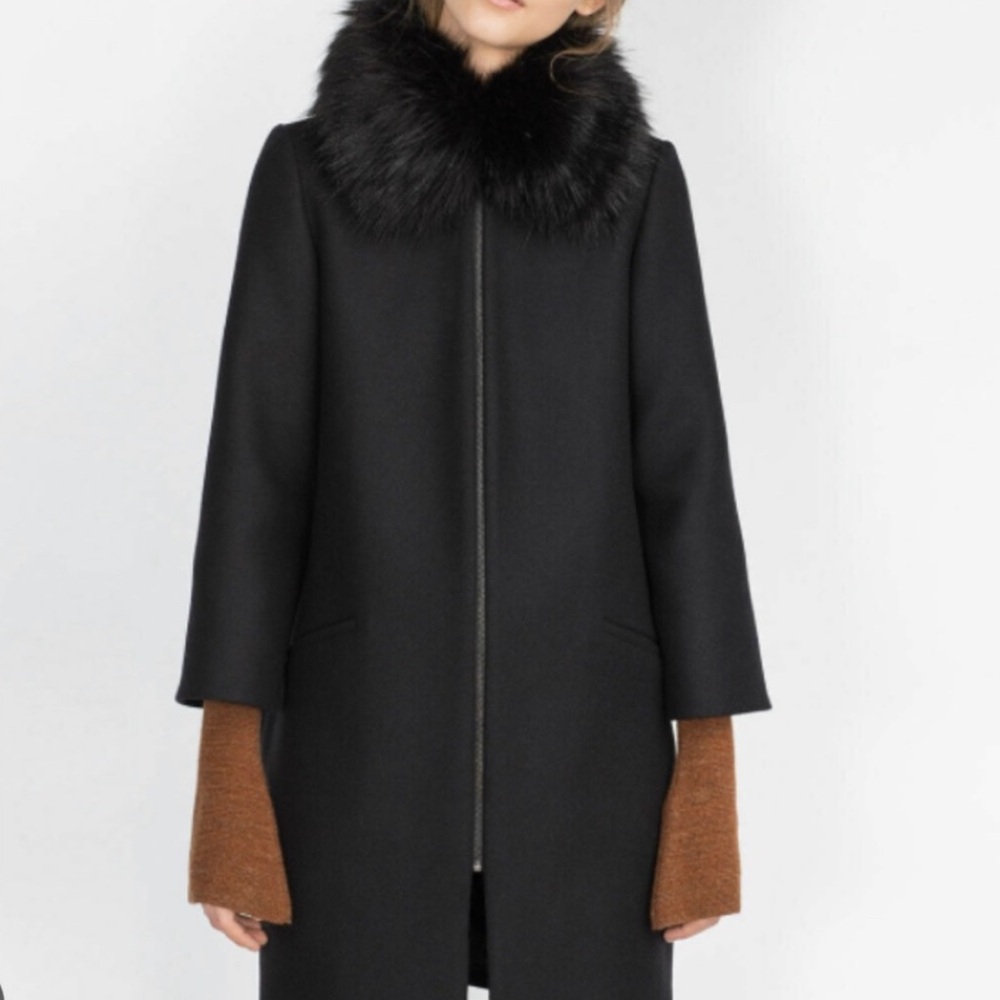 Grey coat with faux-fur neckline